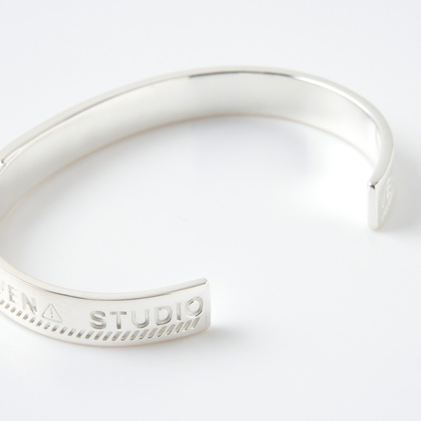 Silver Brass Caution Bangle | STUDIO SEVEN (スタジオ セブン)