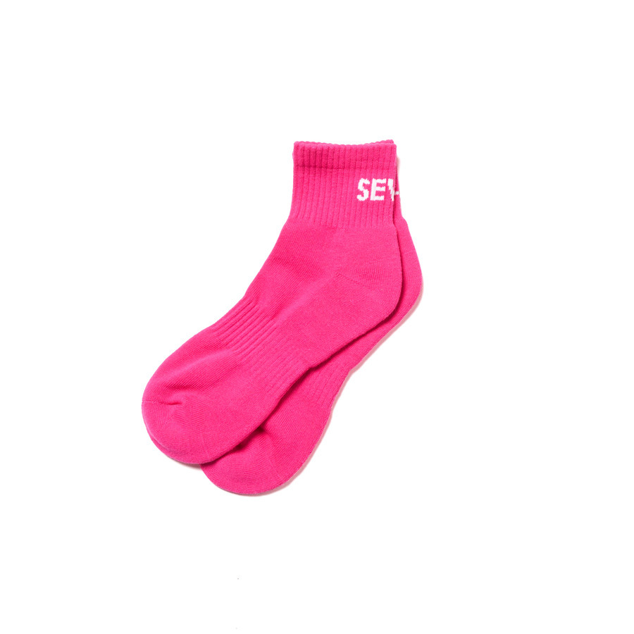 NEON LOGO Short Socks | STUDIO SEVEN (スタジオ セブン)